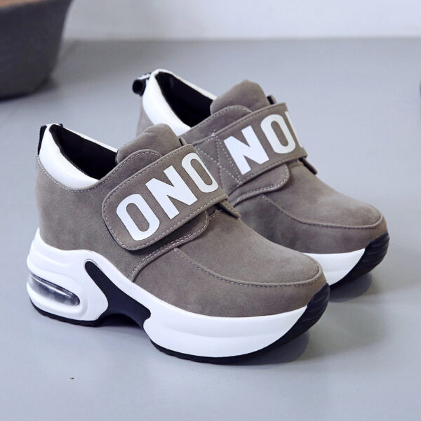 29acb7a0-afa8-4889-a7da-971a5843718b.jpg Thick-soled Velcro Increases The Trend Of Single Shoes Among Students